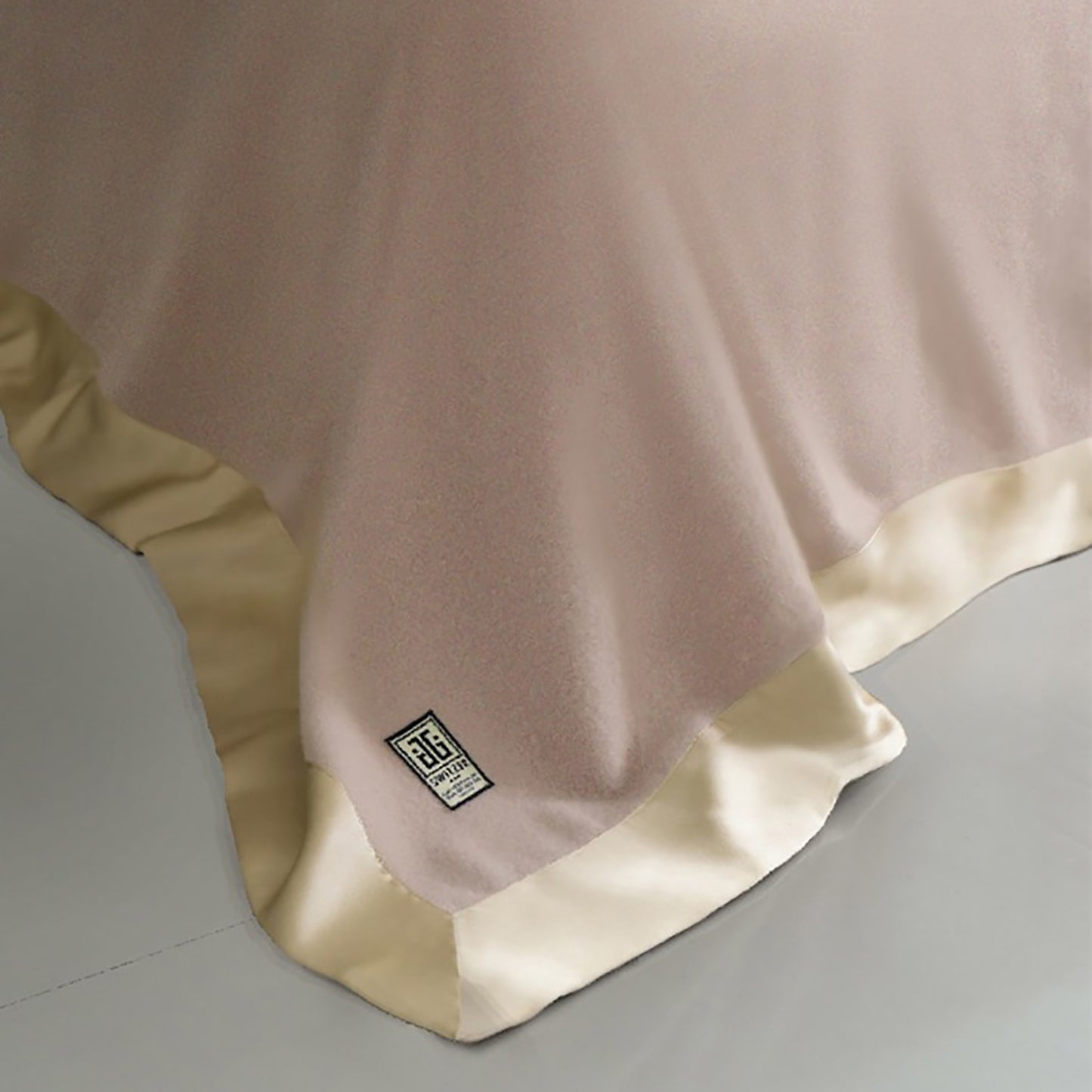 Hollywood Ava Blanket - Cashmere Blend - Champagne
