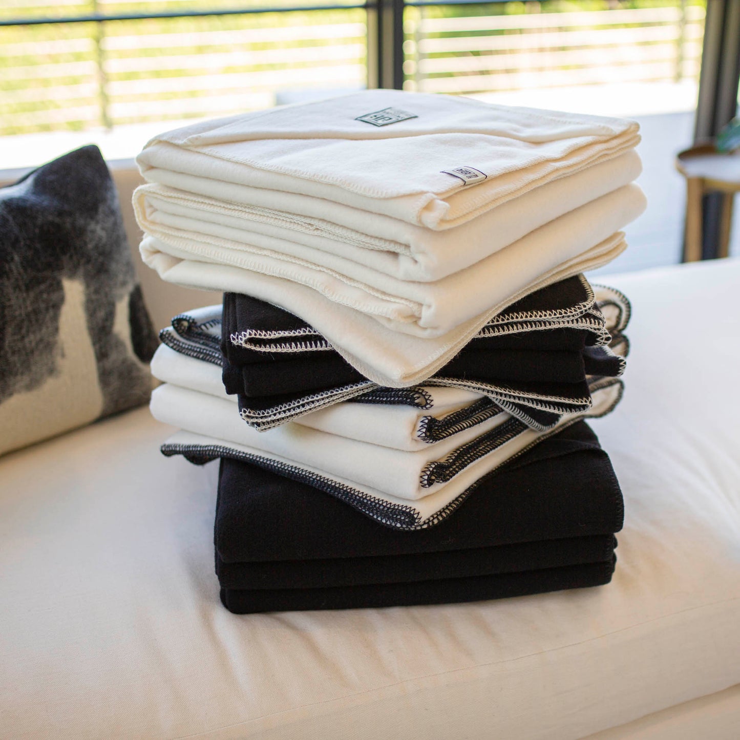 JG Classic Blanket - Merino Wool - Black