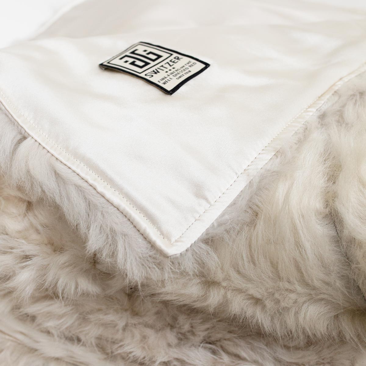 Toscana Fur Blanket - Silk Lined - White
