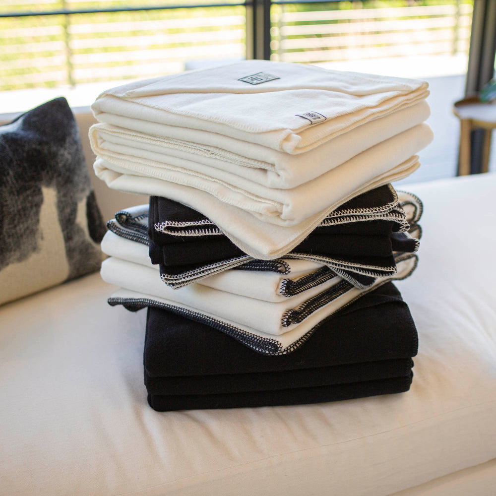 
                      
                        JG Classic Blanket - Merino Wool - Black
                      
                    