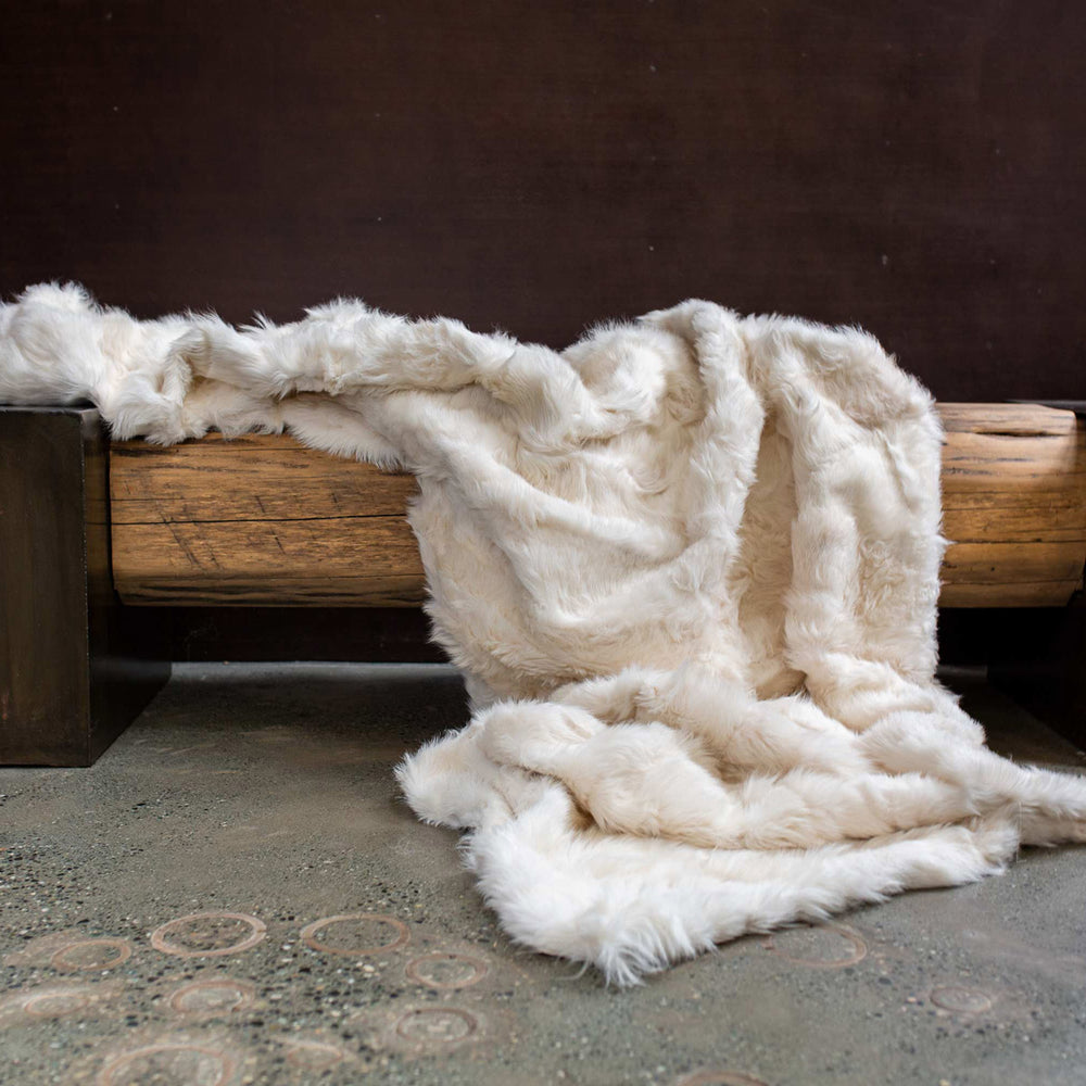 
                      
                        White Toscana Sheep Fur Blanket Lined with Cashmere blend
                      
                    