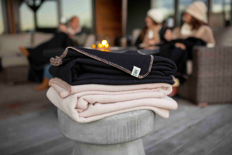 The Portia Throw - Cashmere Blend in Black