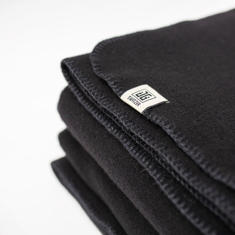 The JG Classic Blanket - Cashmere Blend - Black