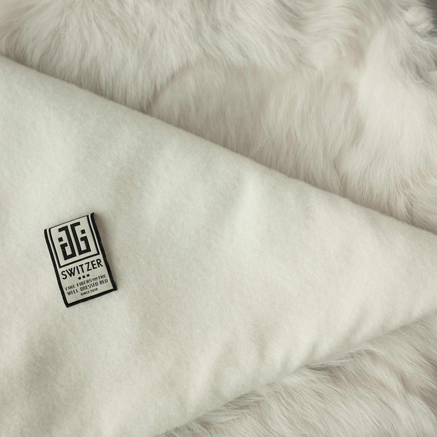 White Toscana Sheep Fur Throw Lined with Cashmere Blend